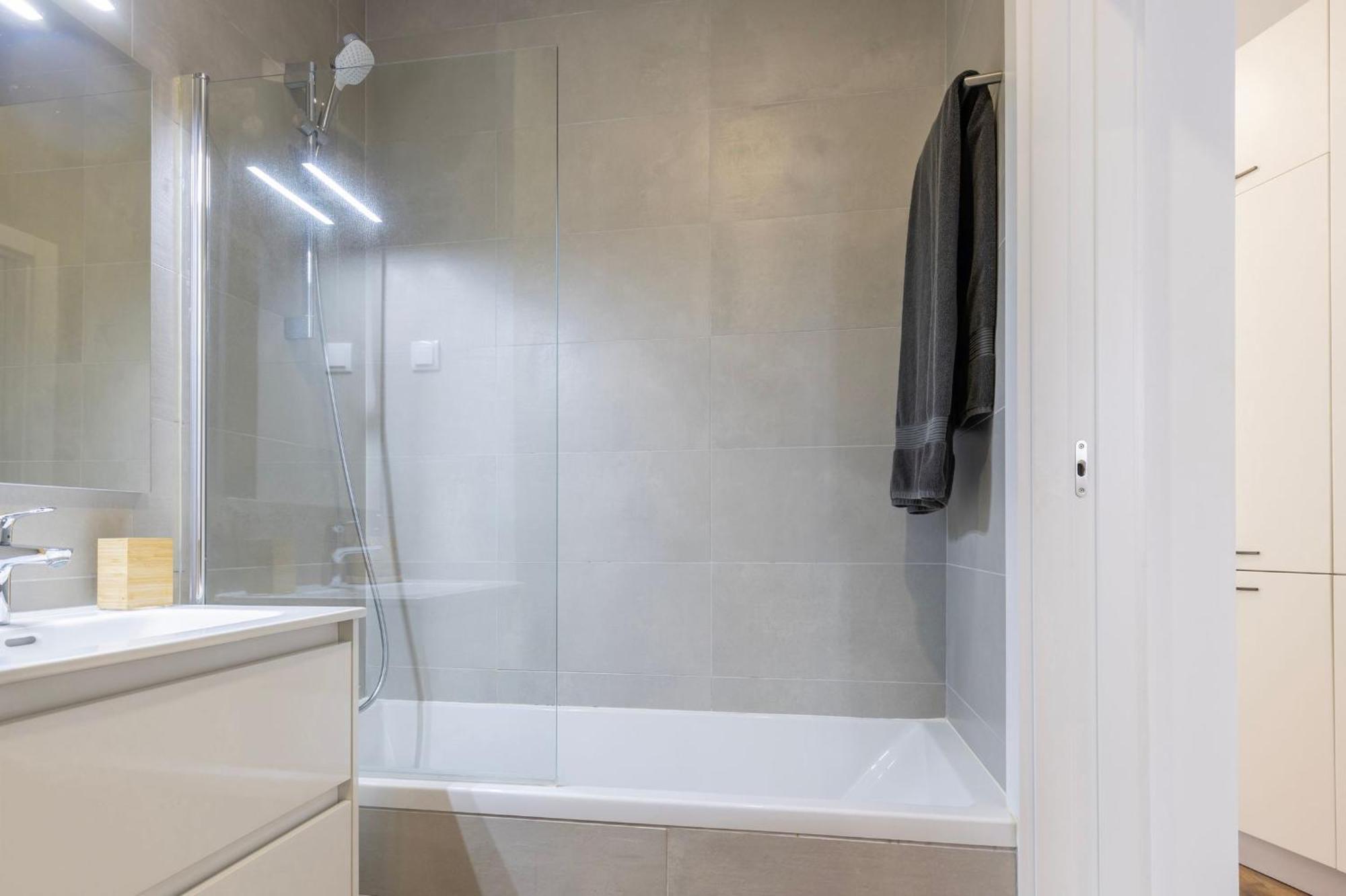 2bdr Cozy In Graca By Lovelystay Lisbon