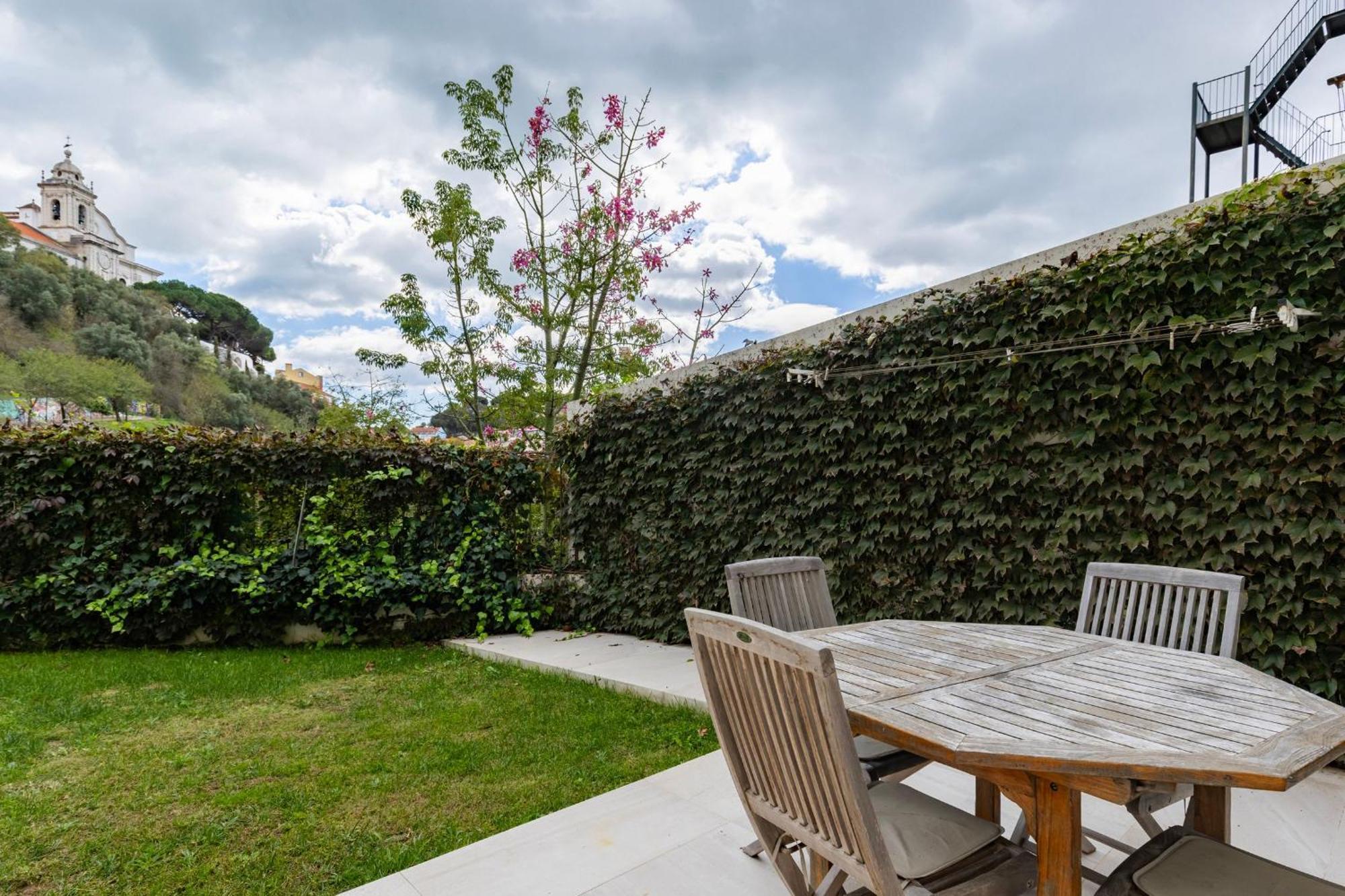 2bdr Cozy In Graca By Lovelystay Lisbon