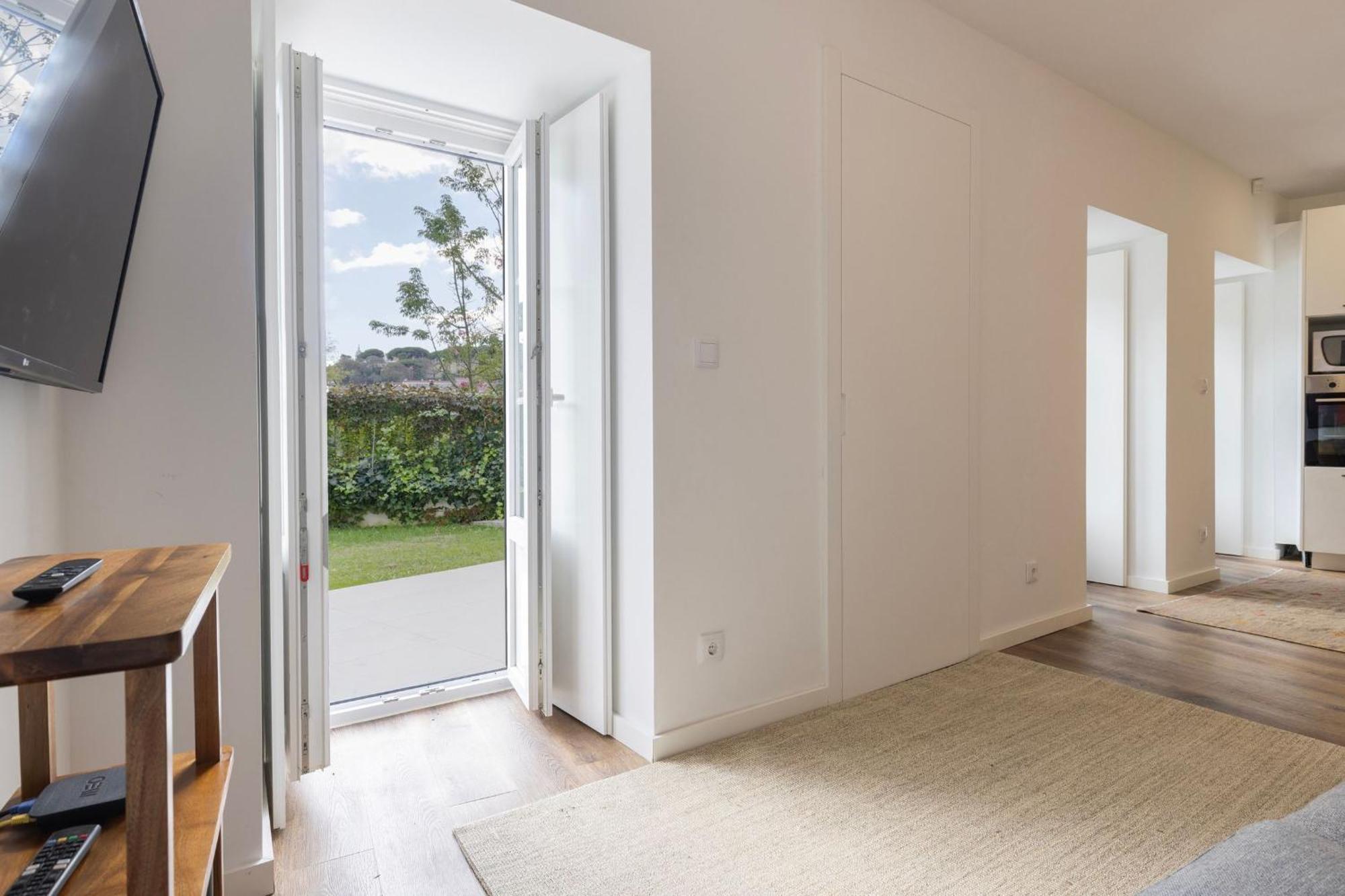 Apartment 2bdr Cozy In Graca By Lovelystay