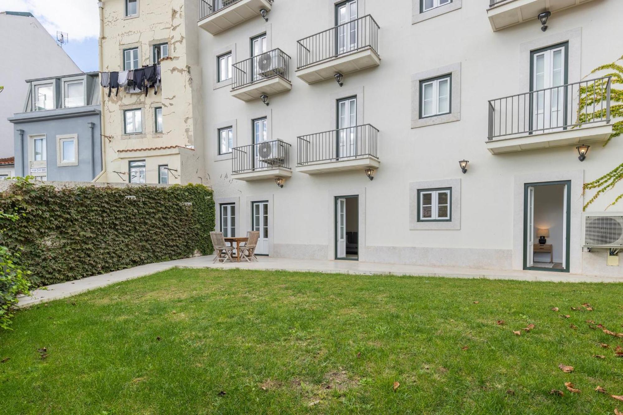2bdr Cozy In Graca By Lovelystay Apartment Lisbon